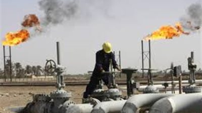 النفط يرتفع مع استمرار التركيز على احتمال خفض الإنتاج
