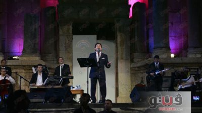 بالصور.. هاني شاكر يتألق ويهدي مهرجان جرش أغنية «فلسطين»