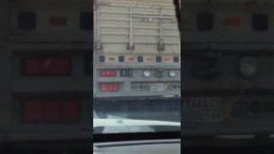 بالفيديو.. طفل يقود شاحنة محملة بالمواشي في السعودية