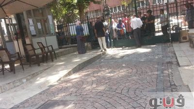 بالصور.. تكدس الطلاب أمام معمل تنسيق «فنون جميلة حلوان»