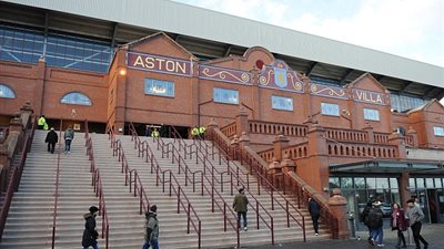 الشرطة البريطانية تخلي منازلا بعد العثور على قنبلة من الحرب العالمية