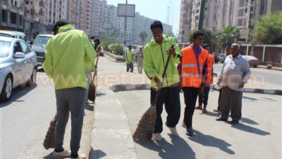 طلاب ومعلمين أسيوط يشاركون في مبادرة حلوة يا بلدي
