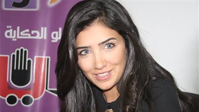 مى عمر تحصل على إجازة من الزعيم لتصوير «هو وهى وهو» في الأقصر