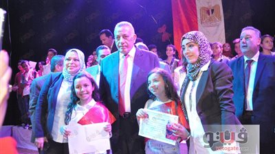 محافظ الجيزة يكرم 364 طالبا متفوقا