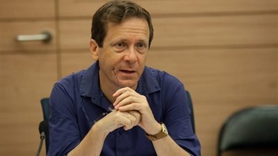 رئيس المعارضة الإسرائيلية يطالب لندن بتحريك عملية السلام مع فلسطين