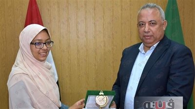 بالصور.. محافظ الشرقية يكرم أوائل الثانوية الأزهرية