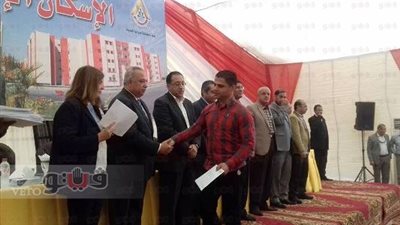 وزير الإسكان ومحافظ الشرقية في جولة تفقدية لمتابعة المشروعات بالعاشر