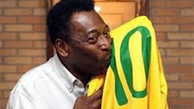 «بيليه» الجوهرة السوداء في عالم كرة القدم (بروفايل)