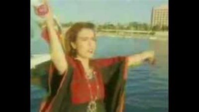 فيديو قديم لـ«سيمون» تغني باليونانية في عيد ميلادها الـ49