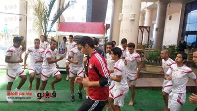 بالصور.. منتخب 95 ينهي تدريباته أمام