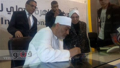 بالصور.. توقيع «لماذا أنا إرهابي» لمحمد داود في معرض الكتاب