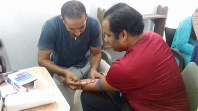 بالصور.. الكشف الطبي على 190 حالة في قافلة طبية بالشرقية