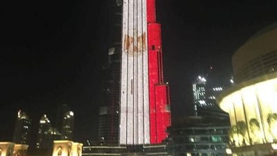 برج خليفة بالإمارات يتزين بألوان علم مصر احتفالا بذكرى نصر أكتوبر
