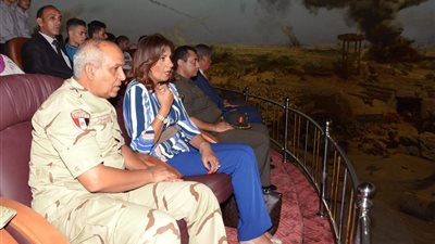 بالصور.. وزيرة الهجرة تقود زيارة ميدانية لـ«بانوراما حرب أكتوبر»
