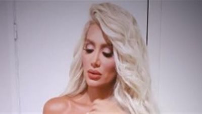 بالفيديو.. وصلة رقص لـ«مايا دياب» تشعل حفل مسرح المدينة في لبنان