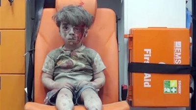 بالفيديو والصور.. 6 مشاهد مأساوية لأطفال سوريا تثير فزع العالم