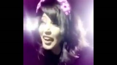 بالفيديو.. رد فعل فنانة سعودية طلبت معجبة الزواج منها