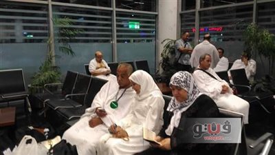 مغادرة أول فوج من العاملين بميناء القاهرة الجوي لأداء العمرة