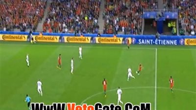 بالفيديو.. كريستيانو رونالدو يهدر فرصة هدف أمام أيسلندا