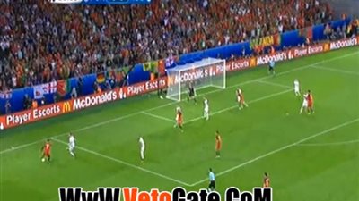 بالفيديو.. حارس أيسلندا يمنع هدفًا مؤكدًا أمام البرتغال