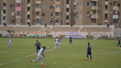 بالصور.. «الهجان» يتابع مباراة قنا الرياضي والألومنيوم