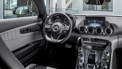 مرسيدس تطلق أول نظام للركن الذاتي للسيارة في العالم