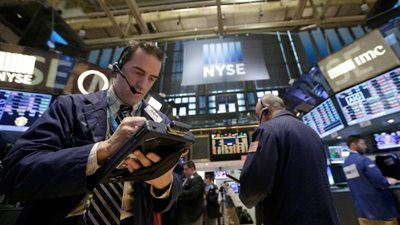 الأسهم الأمريكية تنخفض لرابع جلسة على التوالي