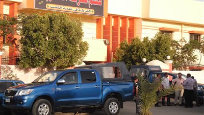 ضبط سيارة محملة بـ20 طنا من قضبان السكة الحديد بالوادي الجديد