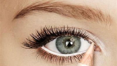 الطريقة الصحيحة لوضع المكياج في الأربعينيات