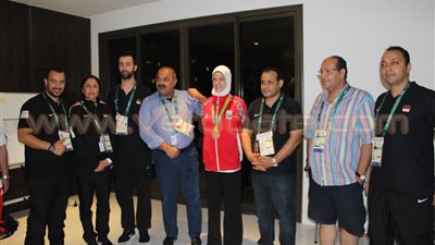 بالصور.. هشام حطب يكرم هداية ملاك في البرازيل