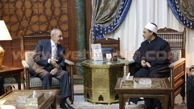 الإمام الأكبر يعلن دعم الأزهر لوحدة الشعب اللبناني
