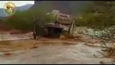 بالفيديو.. لحظة إنقاذ رجل من الغرق بالسعودية