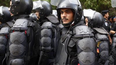 جنود الأمن المركزي يرقصون على أنغام «تسلم الأيادي» بالاتحادية