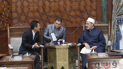 شيخ الأزهر يستقبل سفير تايلاند في القاهرة