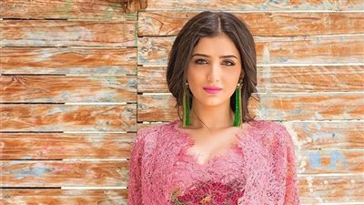 بالصور.. إطلالة ساحرة لـ«مي عمر» في أحدث جلسة تصوير