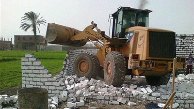 حملة لإزالة التعديات على 2 فدان و4 منازل بالإسماعيلية