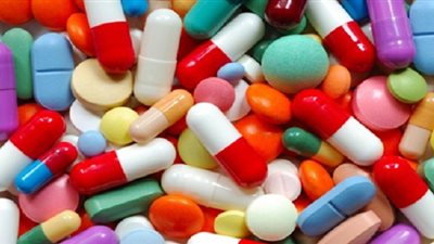 أزمة نقص الدواء عرض مستمر.. الشركات تستغيث لتوفير الدولار.. «عبدالعزيز»: العملة الصعبة سبب رئيسي.. «سعودي»: الصحة تسمح بتواجد مافيا الدواء.. أداء الوزارة ضعيف.. ولابد من الإشراف عل