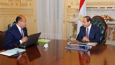 السيسي يبحث مشروع تنمية غرب مصر.. يكلف محافظ مطروح بالبدء الفوري في استكمال الدراسات التنفيذية.. يطالب بتوفير أعلى قدرات التأمين للمركز الاقتصادي والسياحي العالمي.. ومواصلة جهود التنمية بالمحافظة