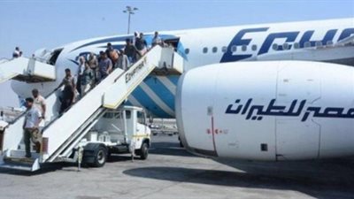 مصر للطيران: نقل 359 مشجعا لمؤازرة المنتخب المصري بنهائي أفريقيا