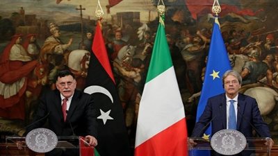 ليبيا تطلب دعم إيطاليا لمكافحة مهربي البشر في المتوسط