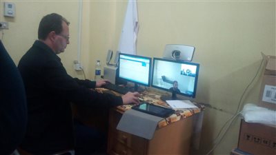 بالصور.. تدريب الأطباء بالفيوم على أجهزة التشخيص والعلاج عن بعد