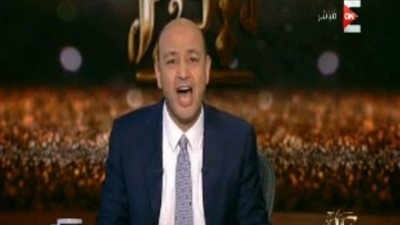 بالفيديو.. عمرو أديب بعد جول النني: «حطها من جنب حواجب الحارس»