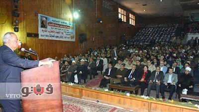 بالصور.. محافظ الشرقية يكرم أسر شهداء الجيش والشرطة