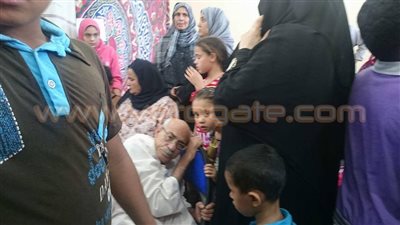 بالصور.. قافلة طبية بـ«فاقوس» لعلاج الأهالي مجانا