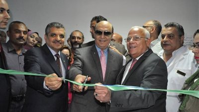 «مميش» ومحافظ بورسعيد يفتتحان وحدة تفتيت الحصوات بمستشفى الزهور