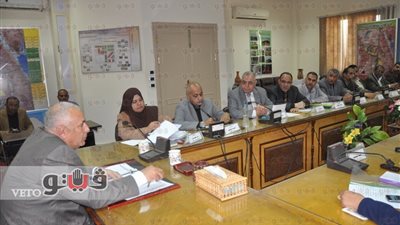 بالصور.. محافظ الوادي الجديد يبحث تطوير القرى مع البنك الأهلي