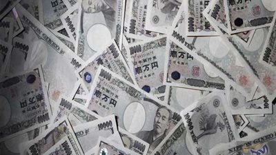 تراجع الين والفرنك مع هدوء مخاوف خروج بريطانيا من الاتحاد الأوروبي