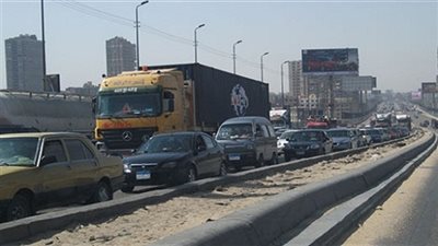 المرور تعيد فتح الطرق الرئيسية عقب انخفاض الشبورة المائية