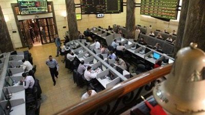 تباين مؤشرات البورصة بمستهل التعاملات