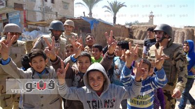 القوات المسلحة توزع آلاف الحصص الغذائية لأهالي العريش والشيخ زويد